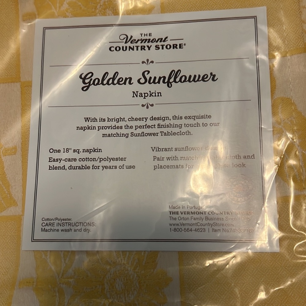 Vermont country store Golden Sunflower Napkins.  New!   Set of 5
